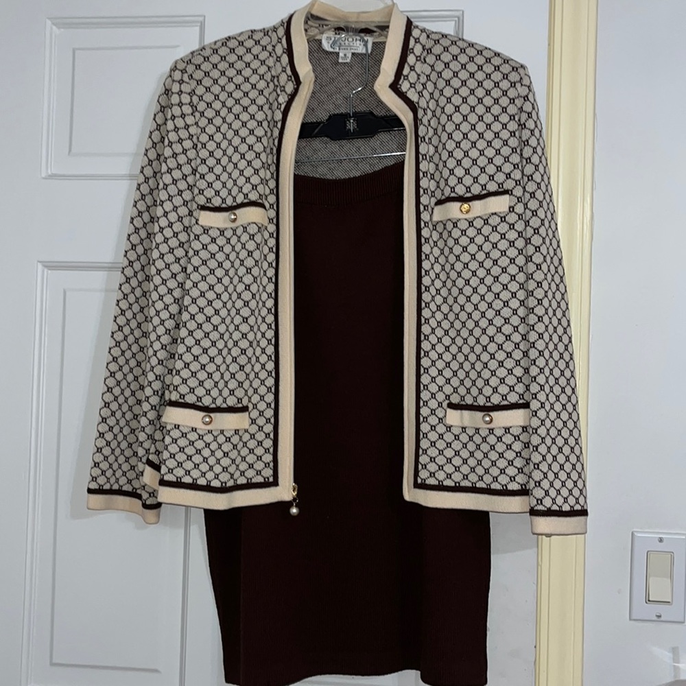 St Johns matching set (skirt and jacket)